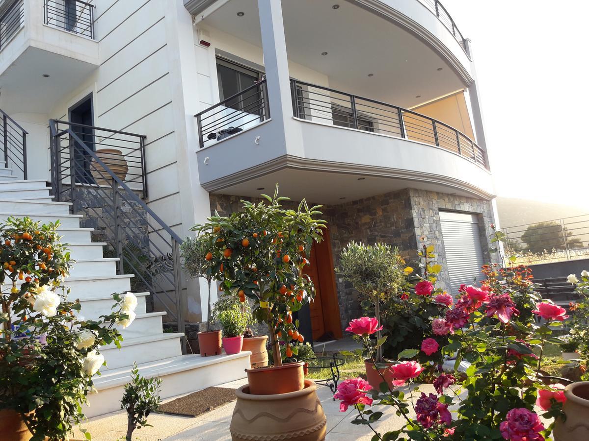 Apartamento Luxurious House Near The Sea Pórto Ráfti Exterior foto